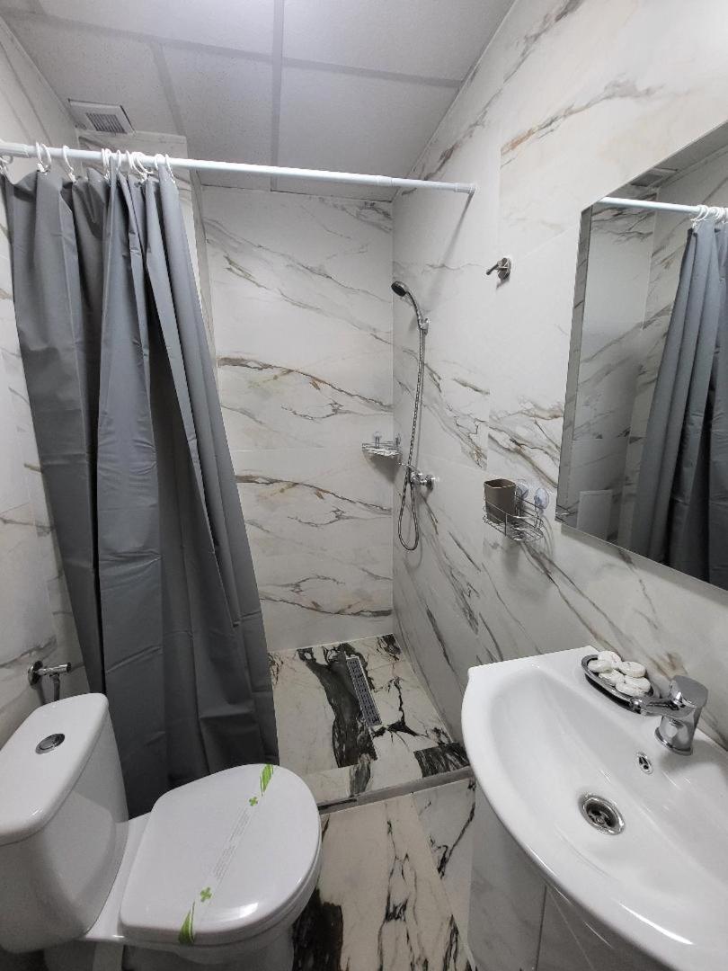 Casa Ratiu Airport Bucharest Therme Bucharest * Balotesti